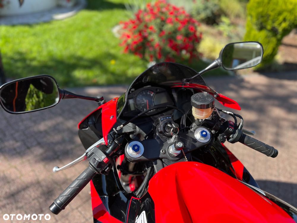 Honda CBR - 33