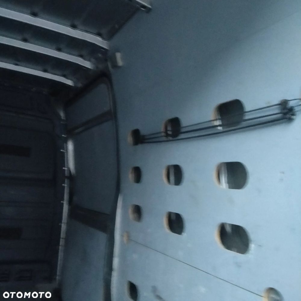 Mercedes-Benz Sprinter - 4