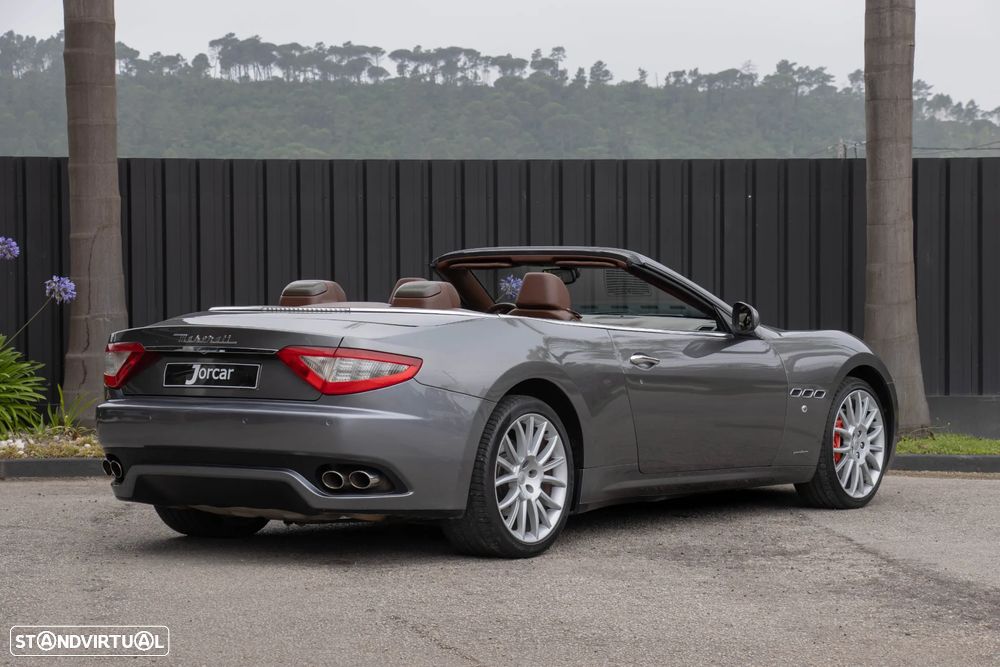 Maserati Grancabrio 4.7 V8 - 21