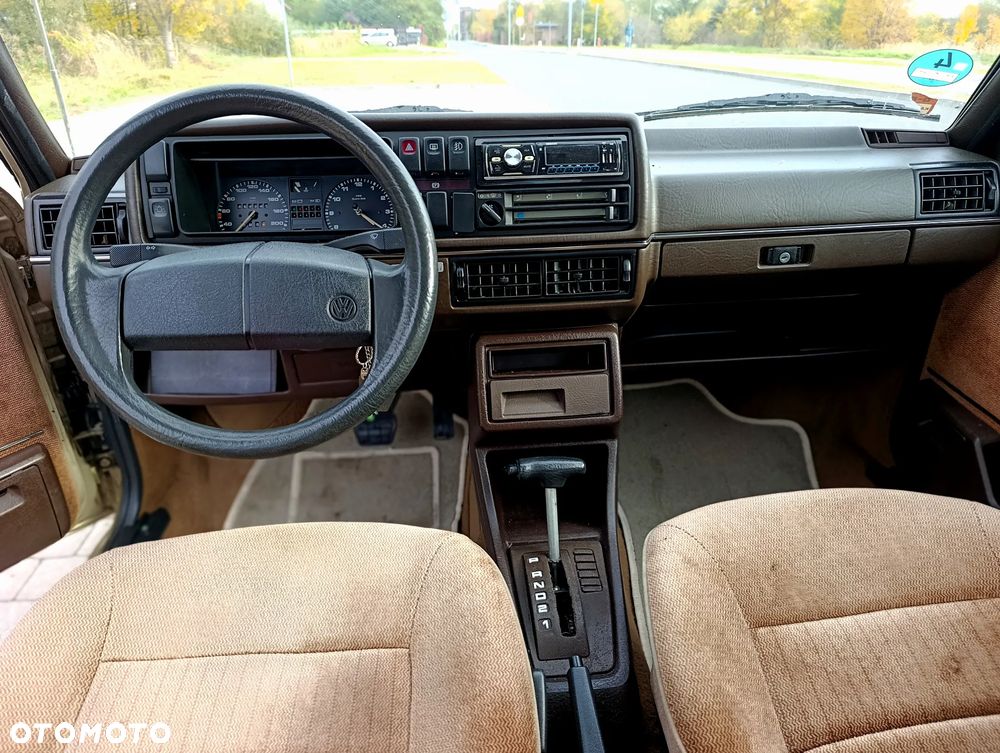 Volkswagen Golf - 12
