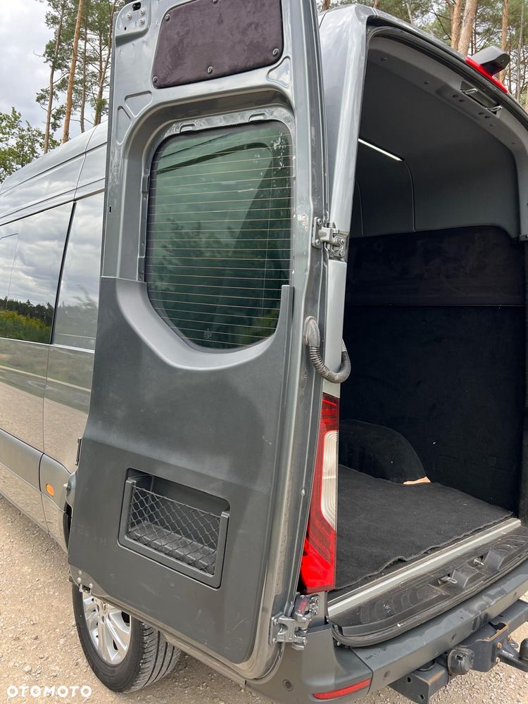 Mercedes-Benz Sprinter - 13