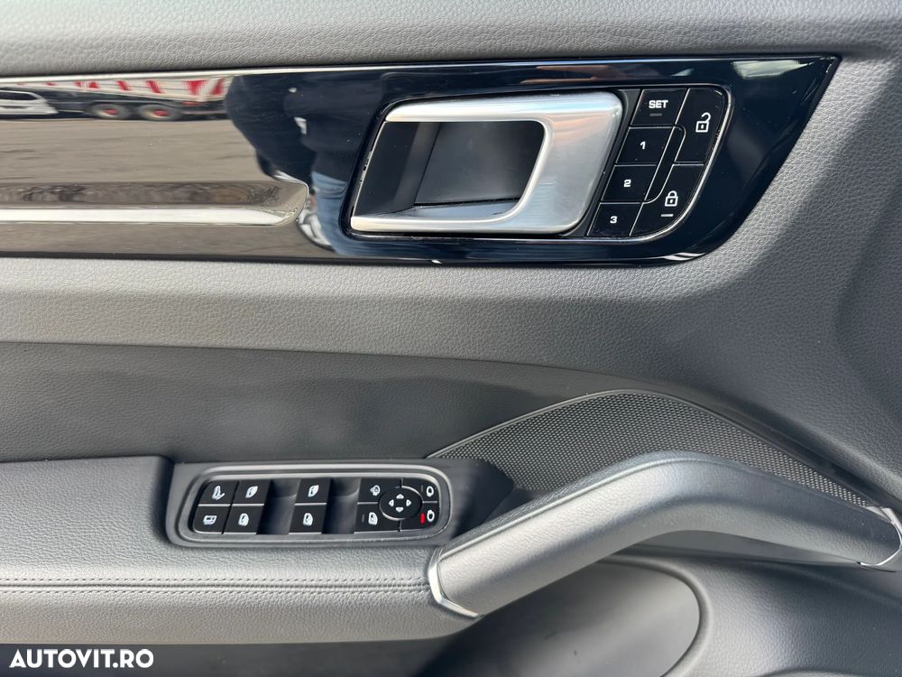 Porsche Cayenne E-Hybrid Tiptronic S - 28