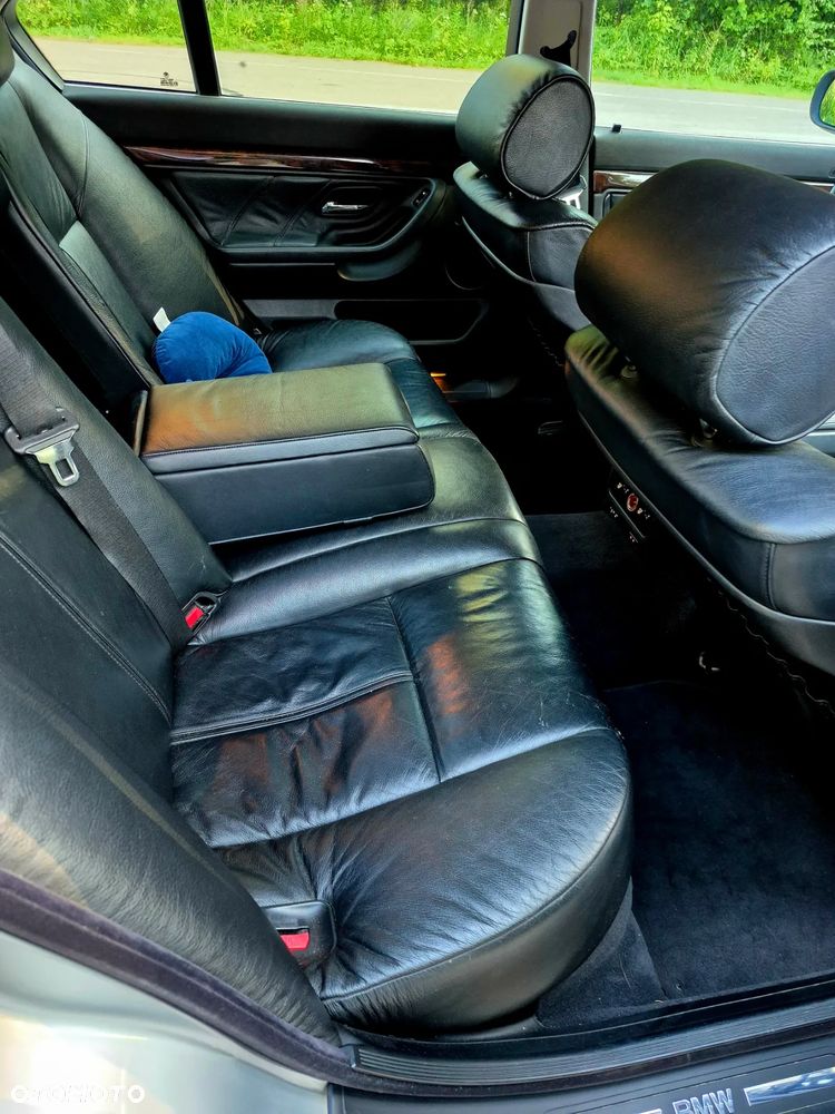 BMW Seria 7 740i - 16