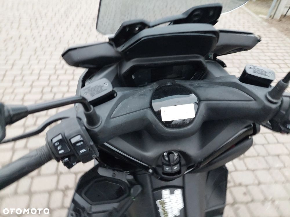 Yamaha X-max - 9