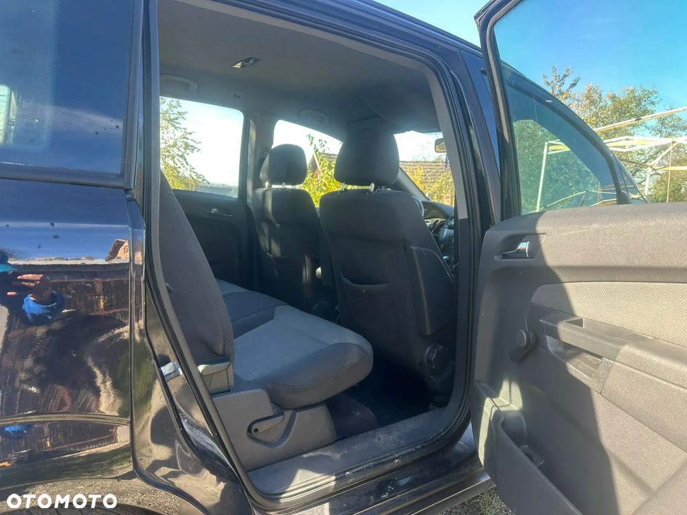 Opel Zafira - 24