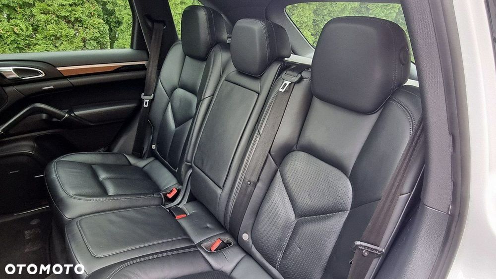Porsche Cayenne - 25