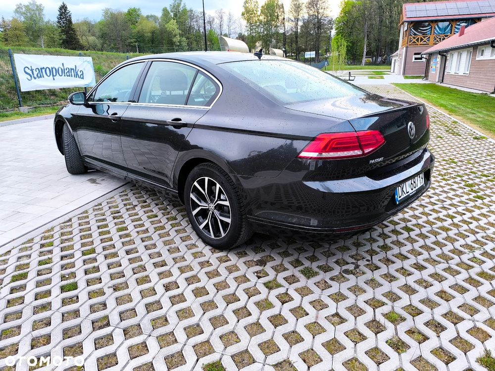 Volkswagen Passat - 12