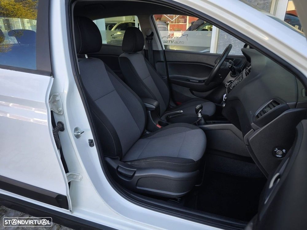 Hyundai i20 Active 1.4 CRDi Comfort Navi - 21