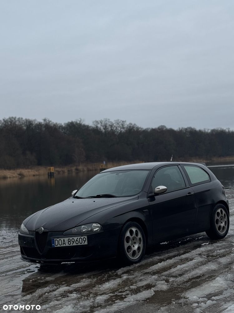 Alfa Romeo 147 1.6 Twin Spark Distinctive - 14