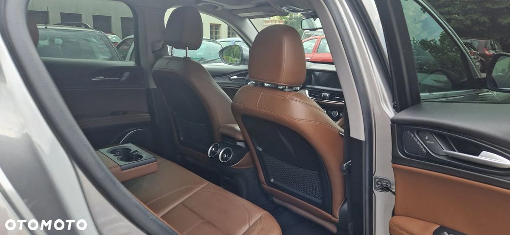 Alfa Romeo Stelvio 2.0 Turbo TI Q4 - 11