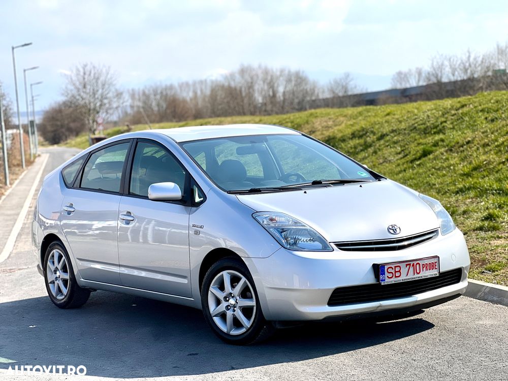 Toyota Prius (Hybrid) Sol - 1