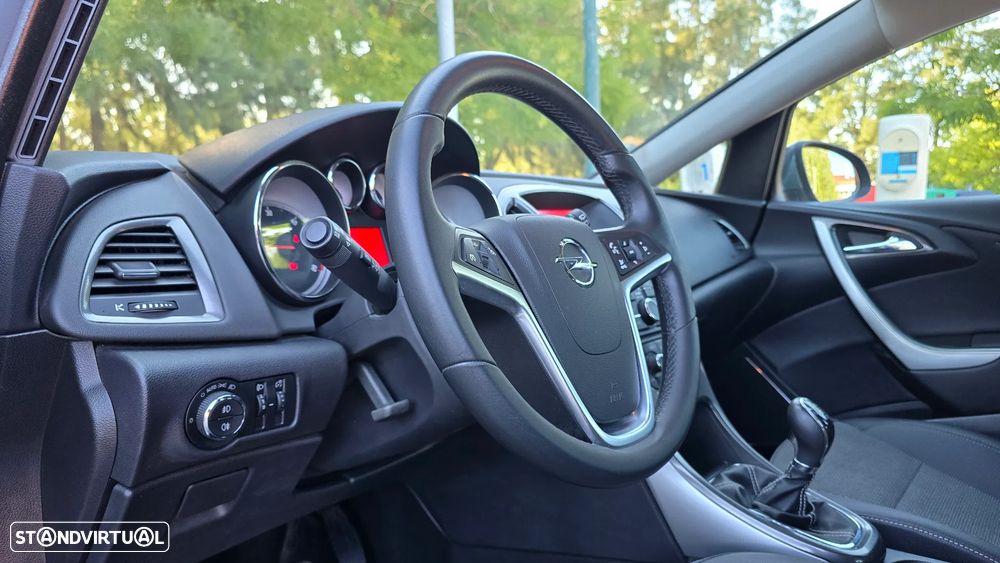 Opel Astra 1.7 CDTI Cosmo - 25
