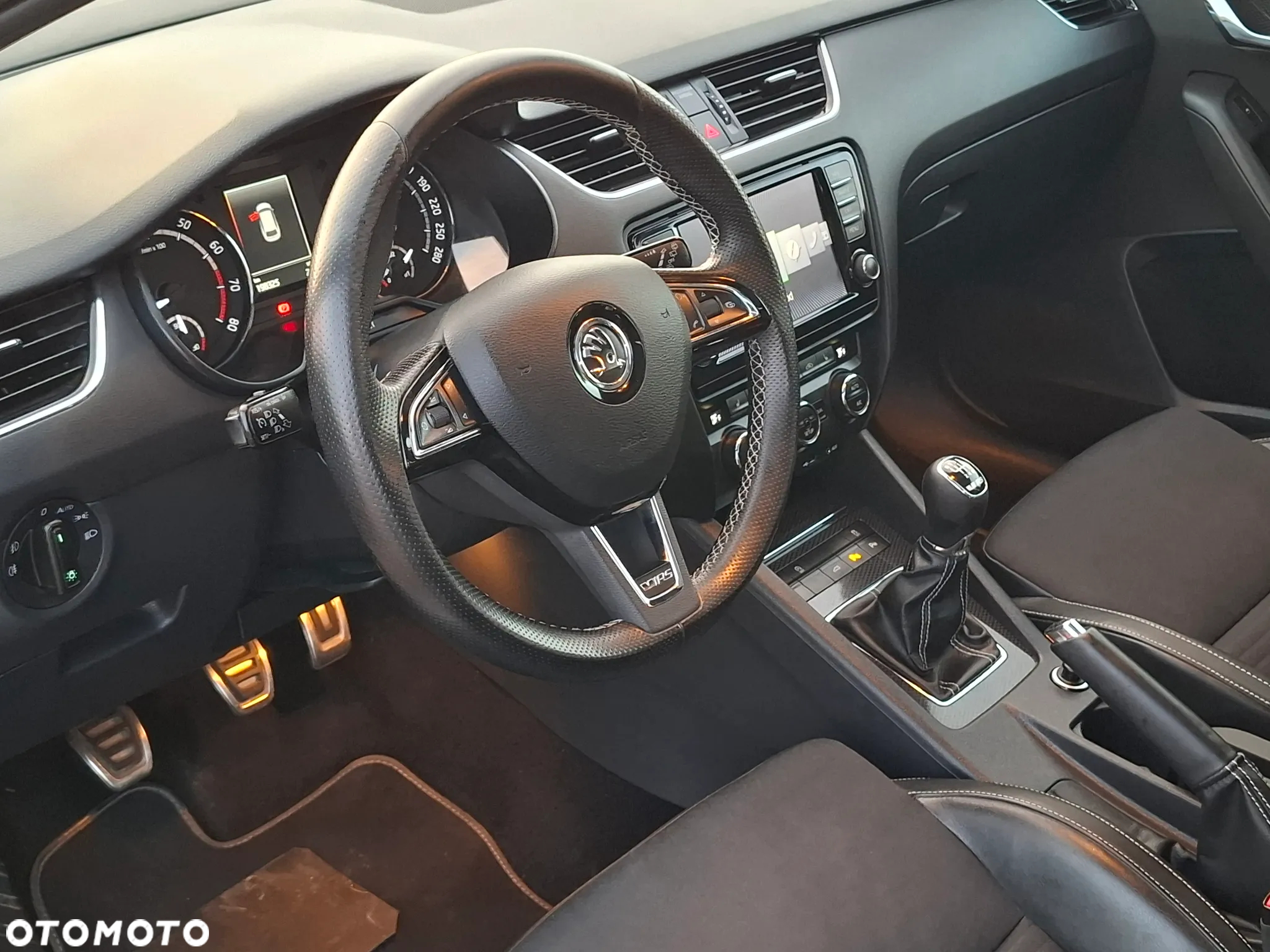 Skoda Octavia 2.0 TSI RS - 11