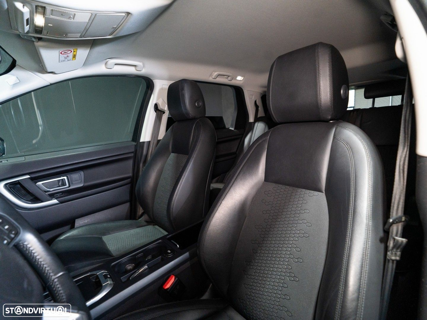 Land Rover Discovery Sport 2.0 D AWD SE - 28