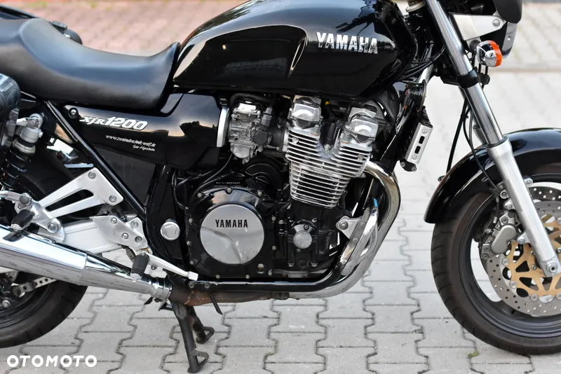 Yamaha XJR - 8