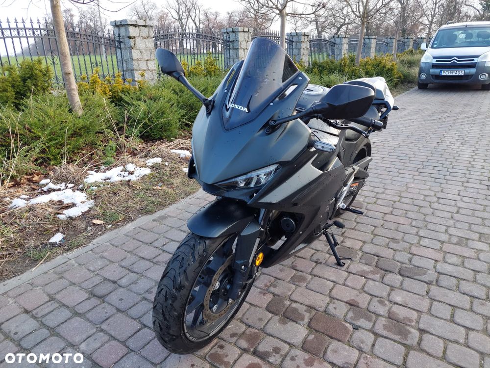 Honda CBR - 1