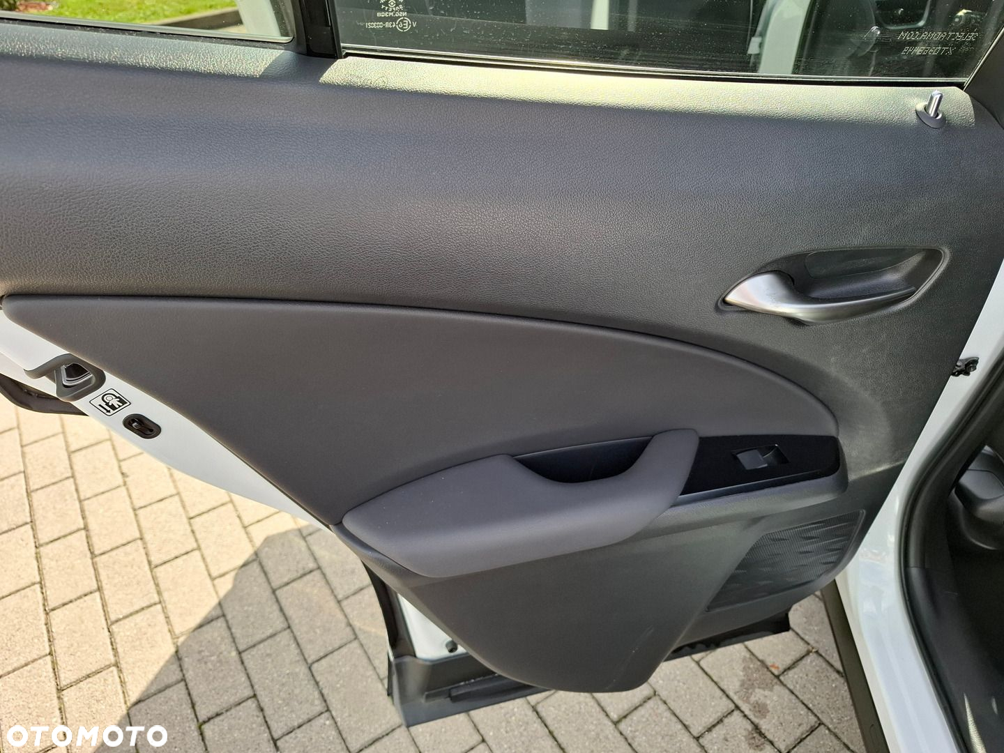 Lexus UX 200 GPF F Sport Design 2WD - 16