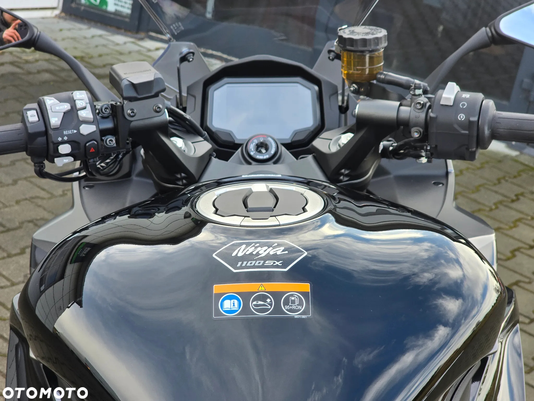 Kawasaki Ninja 1000 SX - 17