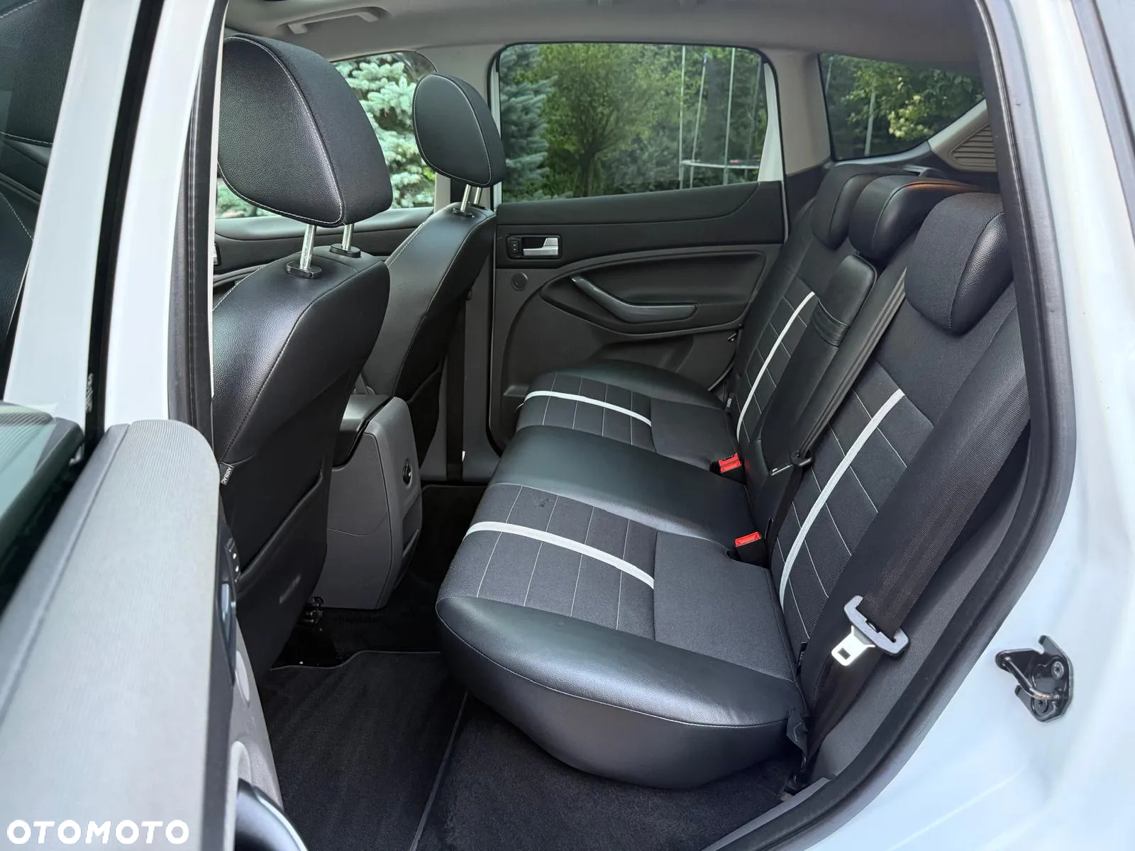 Ford Kuga 2.0 TDCi 4x4 Titanium - 15