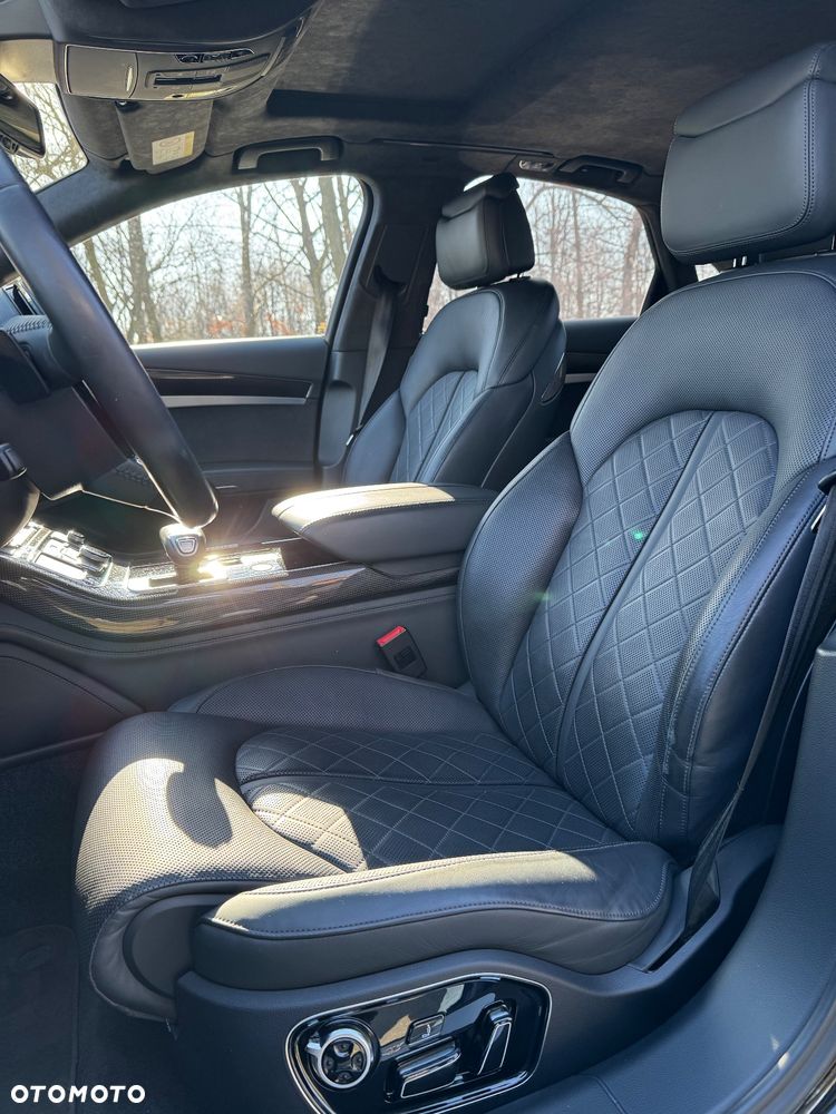 Audi A8 4.2 TDI DPF (clean diesel) quattro tiptronic - 6