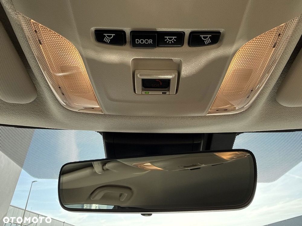 Toyota Corolla 1.8 Hybrid Comfort - 22