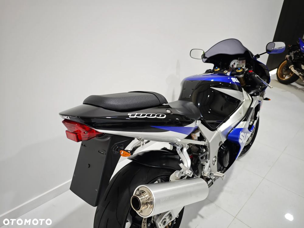 Suzuki GSX-R - 15