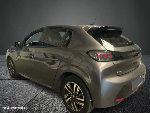 Peugeot 208 1.2 PureTech Allure EAT8 - 6