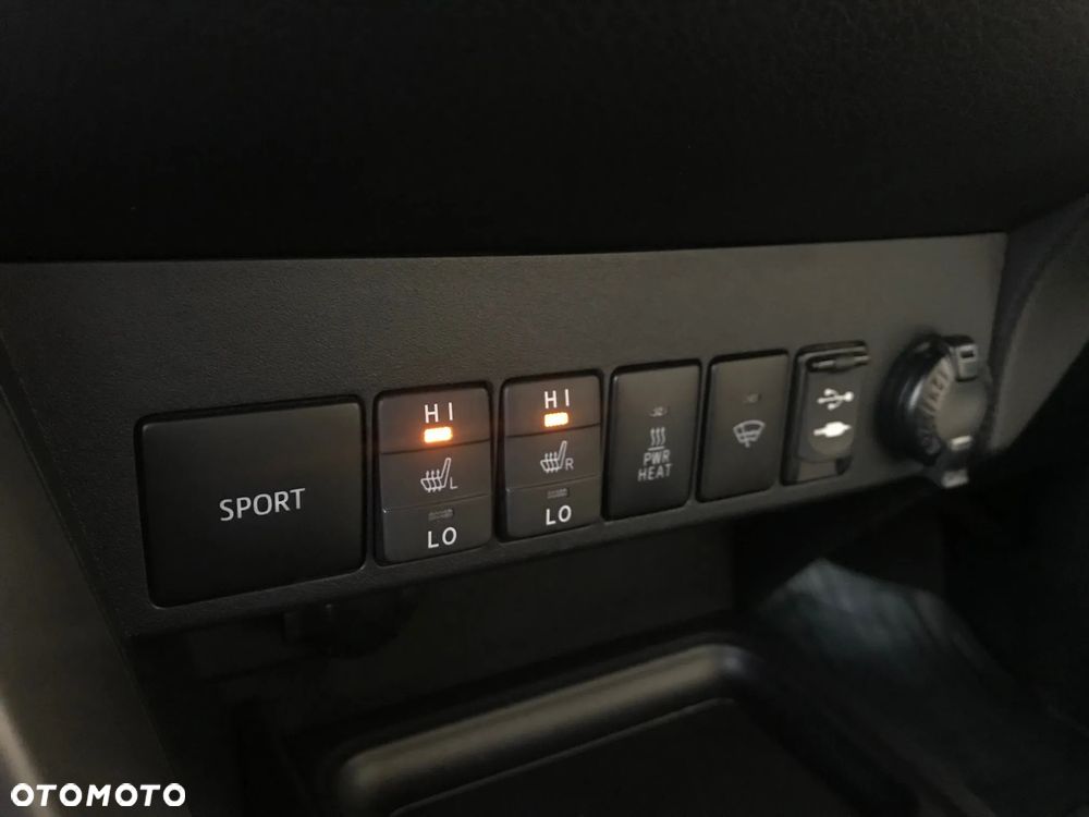 Toyota RAV4 2.0 D-4D Premium - 32