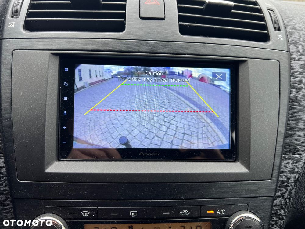 Toyota Avensis 2.0 D-4D Luna - 11