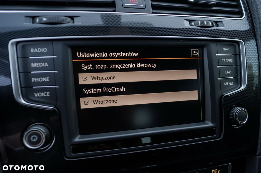 Volkswagen Golf - 32