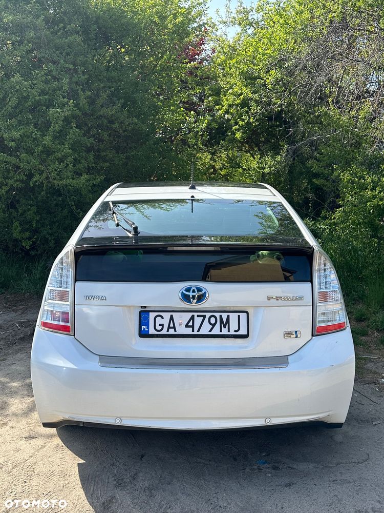 Toyota Prius 1.8 HSD Premium - 9