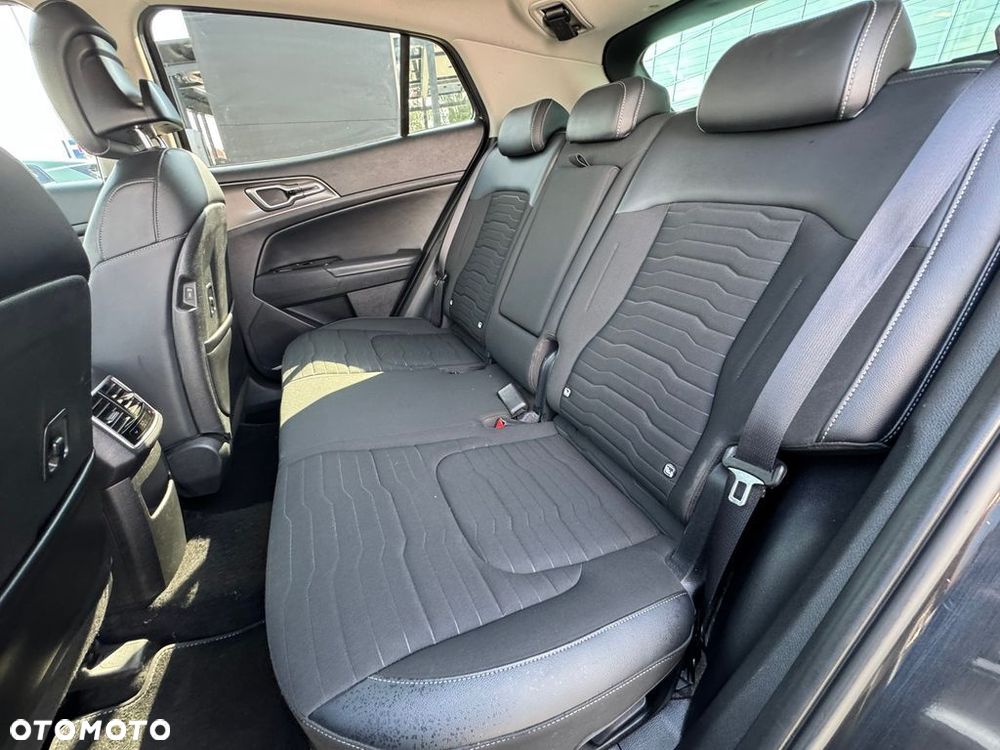 Kia Sportage 1.6 T-GDI HEV Business Line 4WD - 22