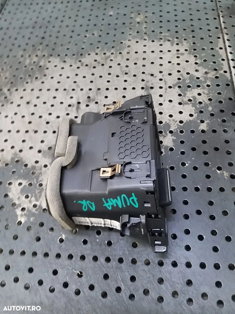 Grila ventilatie bord dreapta ford puma j2k cf7 h1bba018b08 - 3