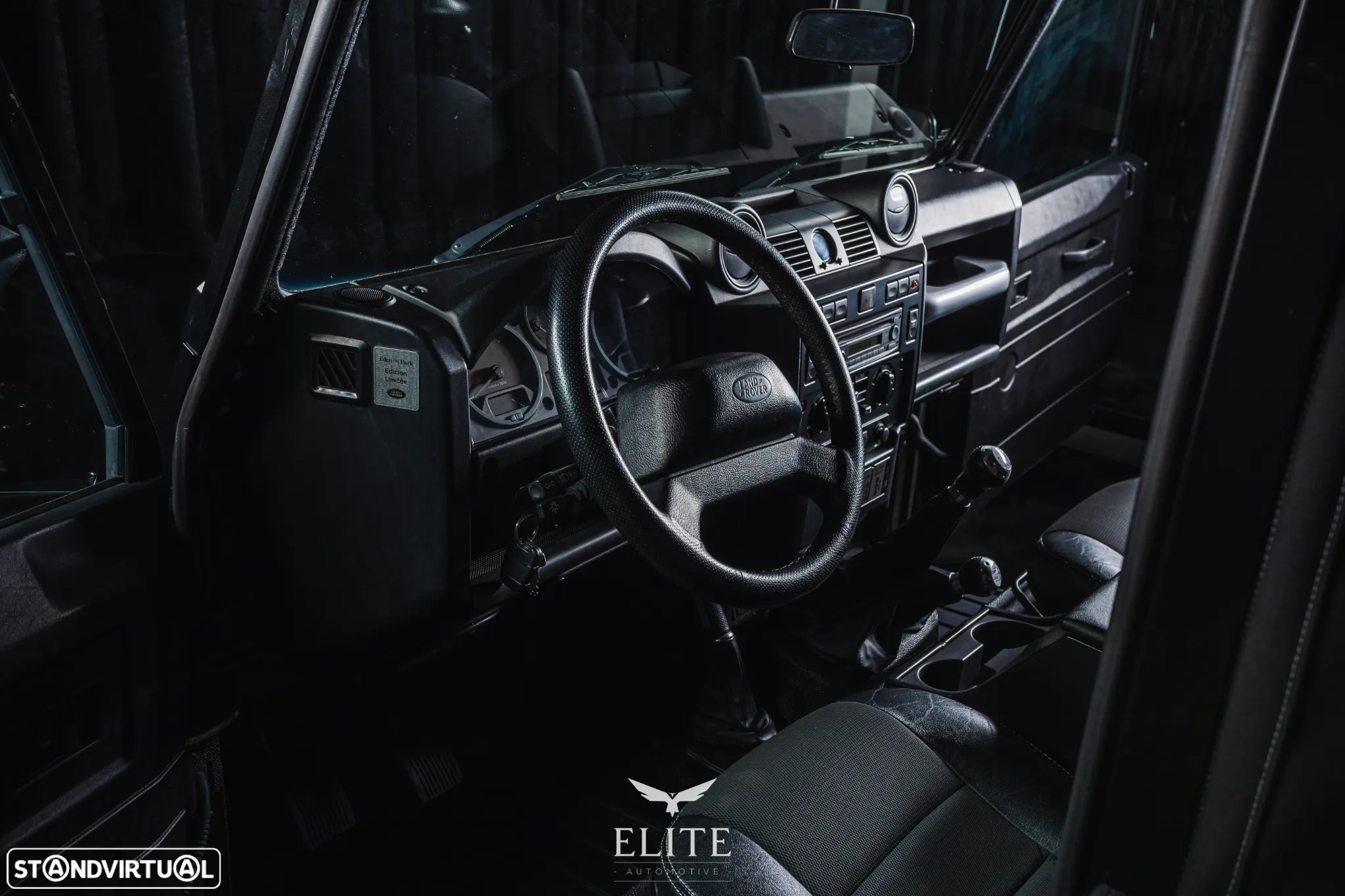 Land Rover Defender 90 SW 2.2 CRD SE - 11
