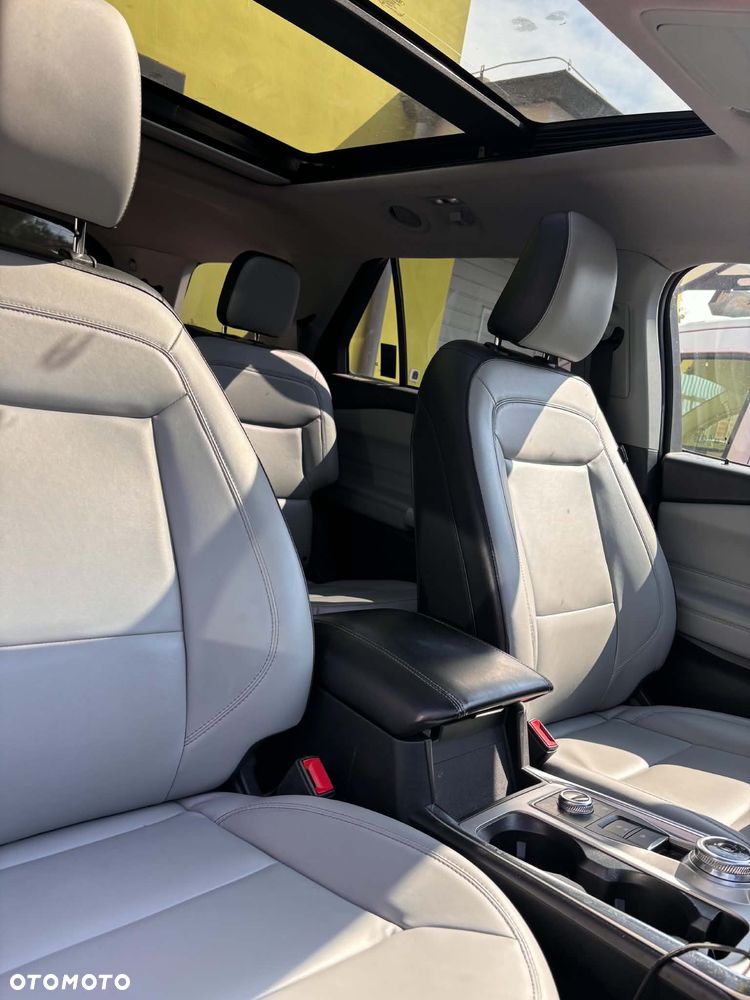 Ford Explorer - 5