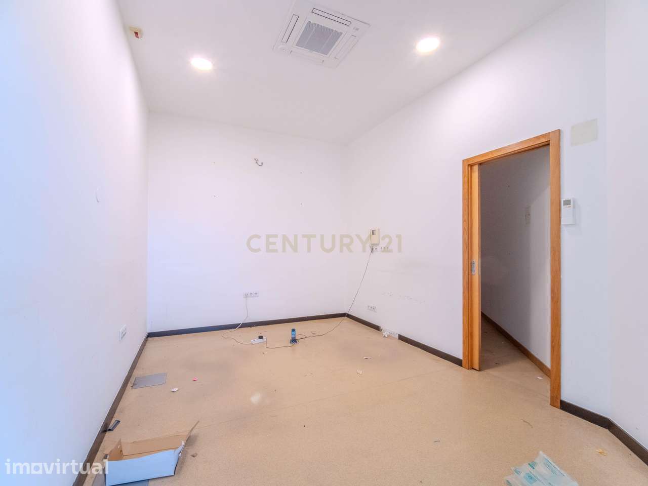 Estabelecimento Comercial em Ermesinde - 444.20m²  - Arrendamento - Grande imagem: 5/59