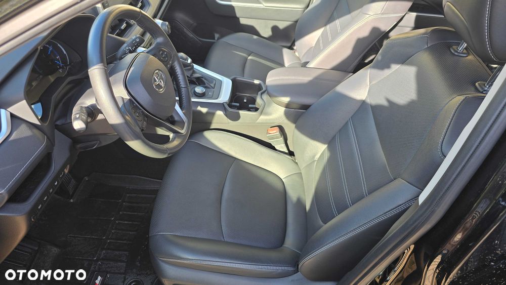 Toyota RAV4 - 6