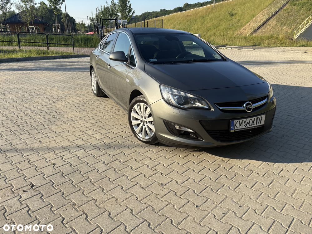 Opel Astra 1.4 T Executive - 1