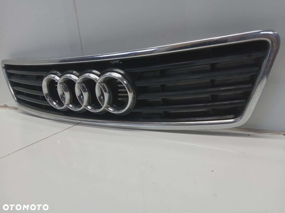 GRILL ATRAPA OSŁONA CHŁODNIC EMBLEMAT AUDI A6 C5  4B0853651 - 2