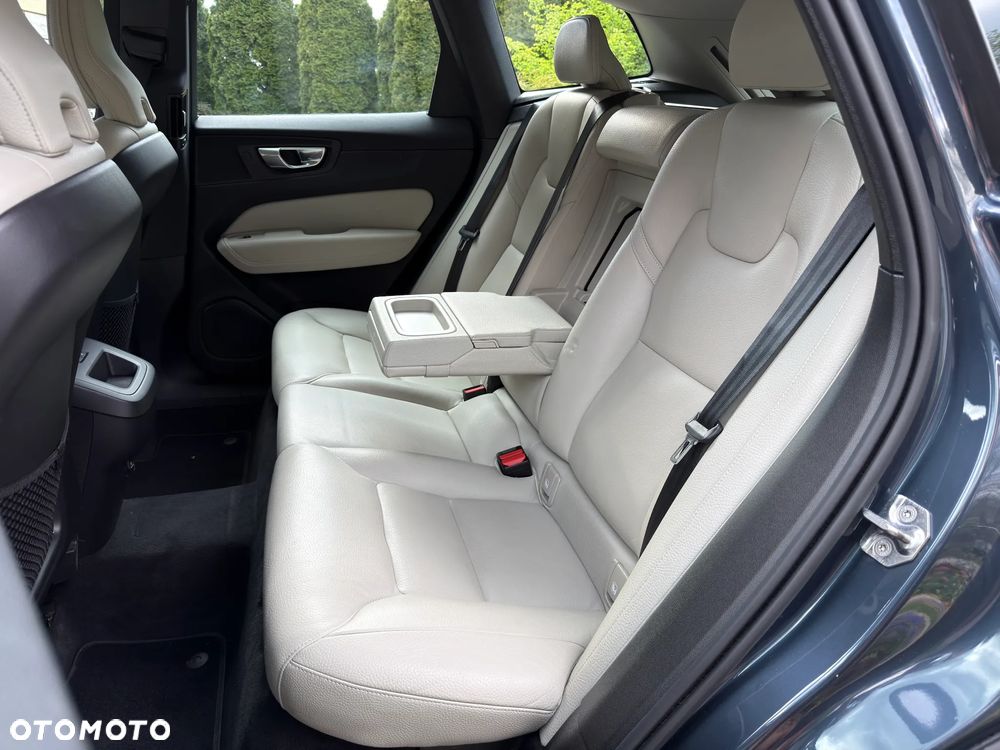 Volvo XC 60 B5 B AWD Geartronic Inscription - 25