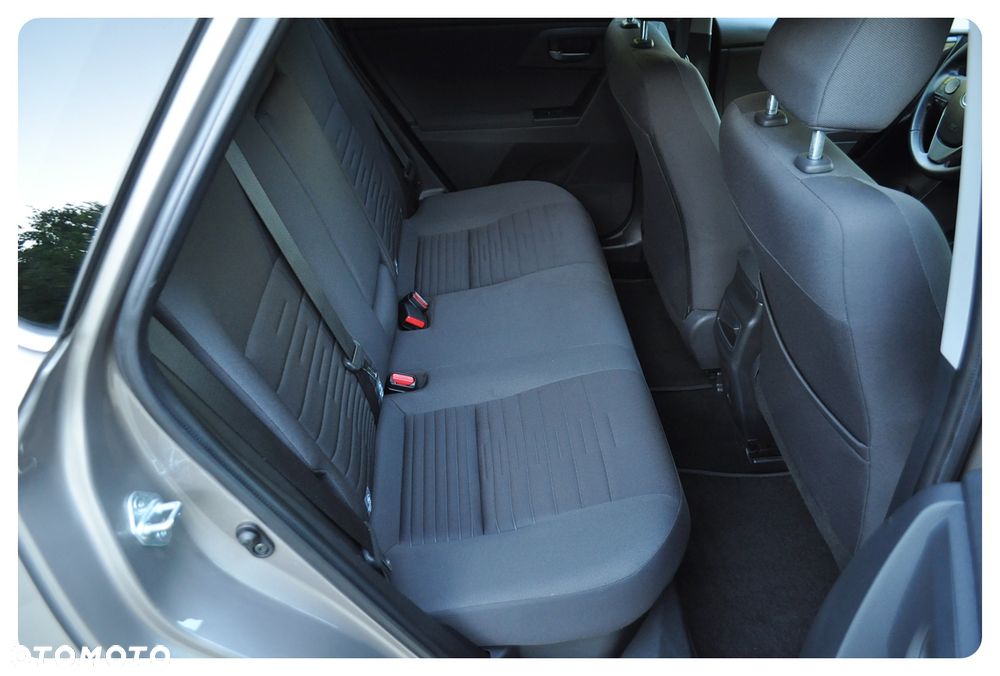 Toyota Auris 1.8 HSD Luna - 28