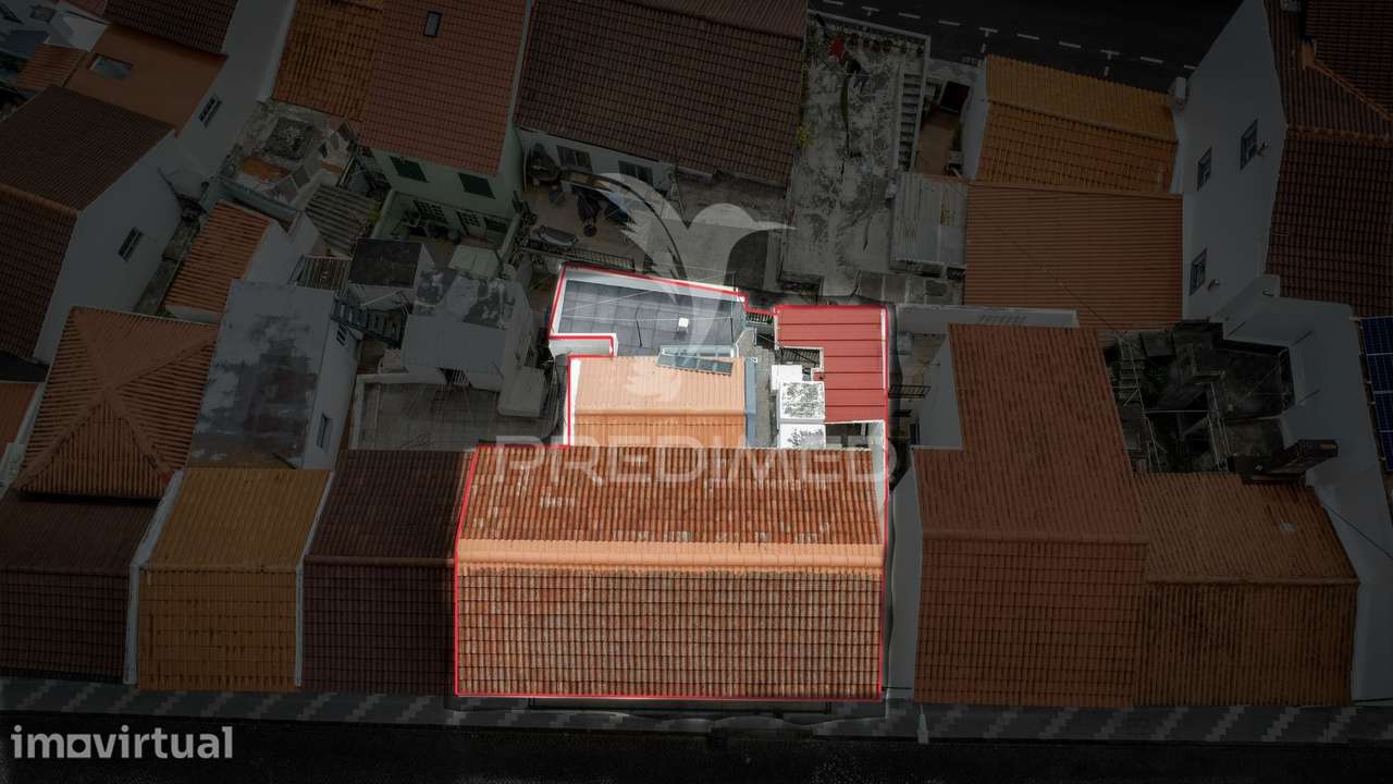 Moradia no Centro da Vila das Velas – Espaço e Excelente Localização - Grande imagem: 3/28