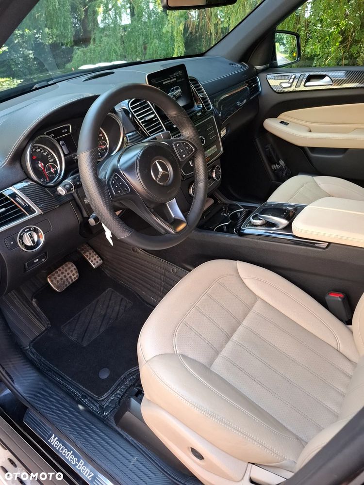 Mercedes-Benz GLS - 17