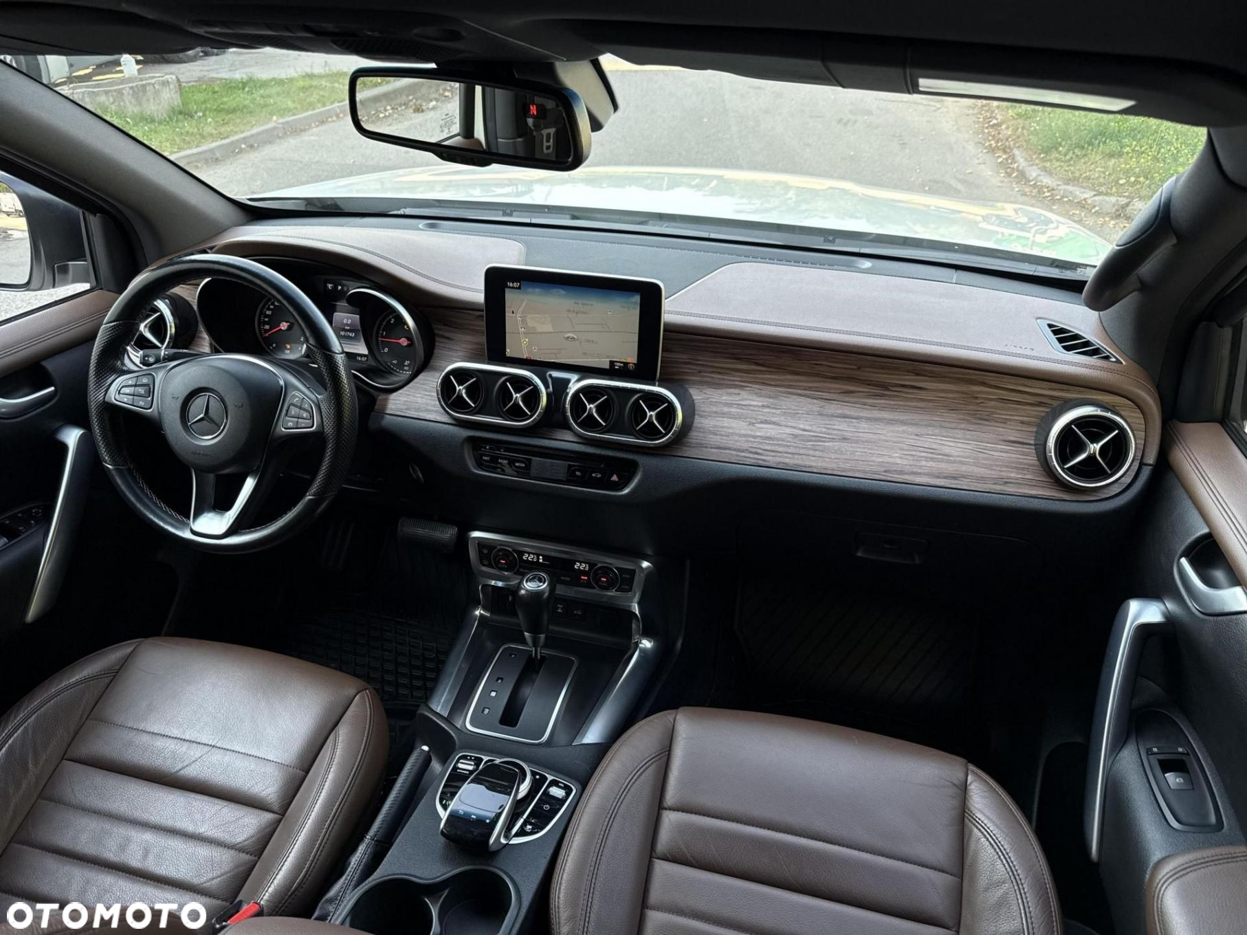 Mercedes-Benz Klasa X - 24