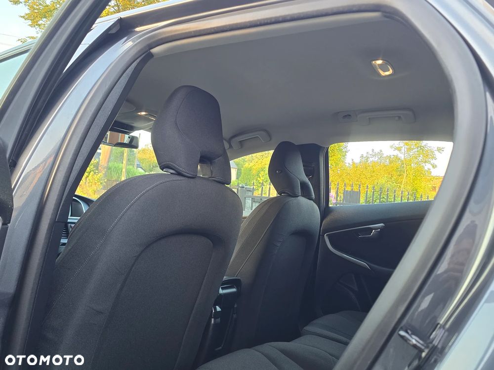 Volvo V40 T3 - 22
