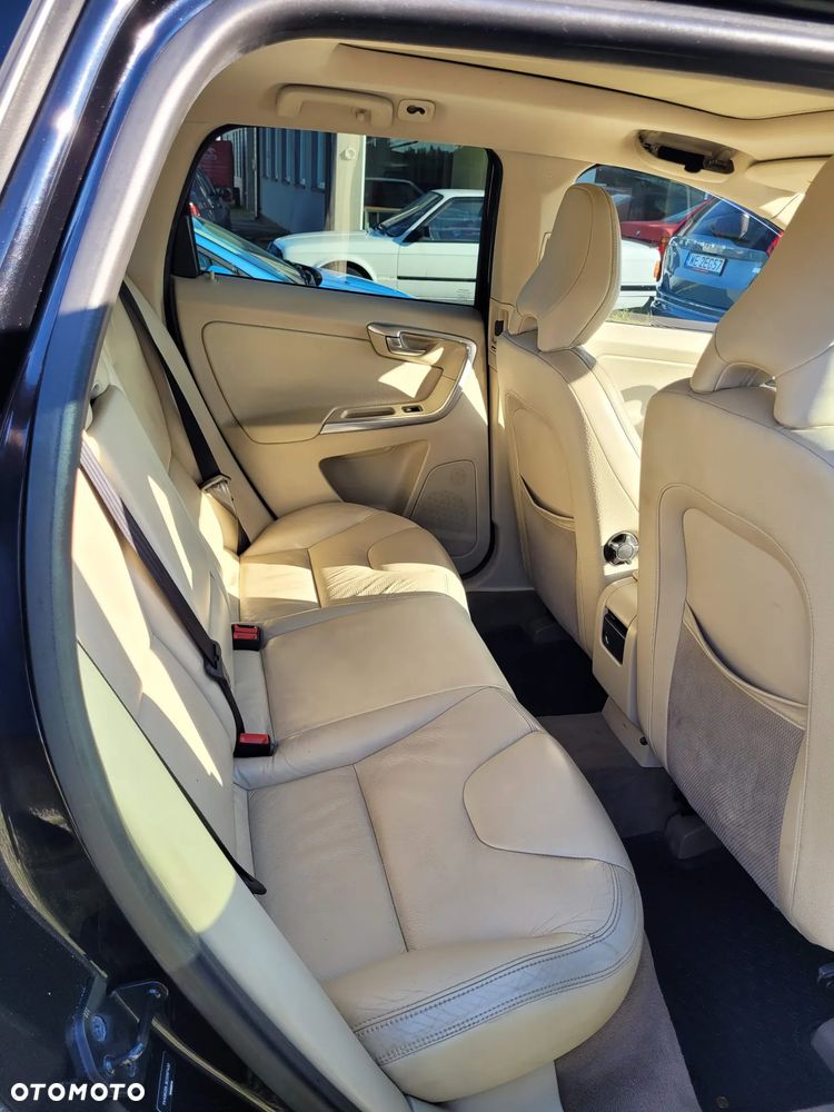 Volvo XC 60 - 11