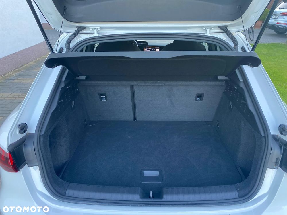 Audi A3 Sportback 35 TFSI cylinder on demand S tronic - 12