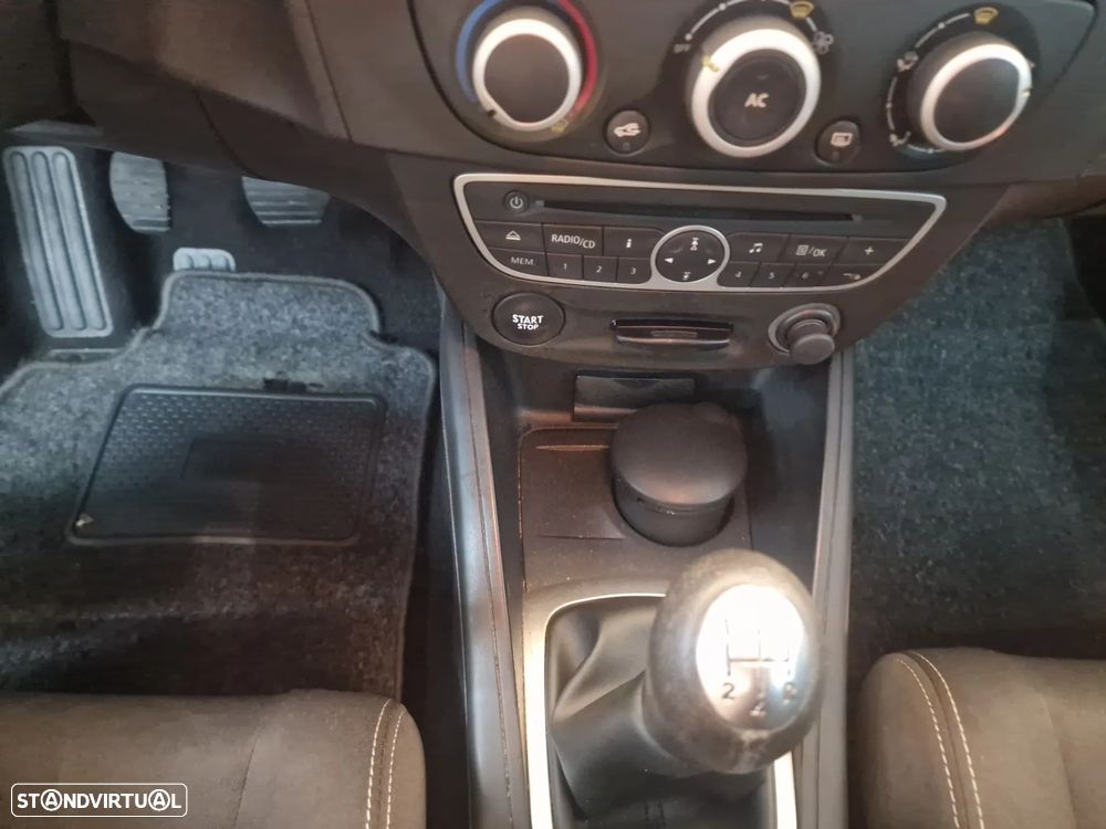 Renault Mégane Coupe 1.5 dCi Dynamique - 9