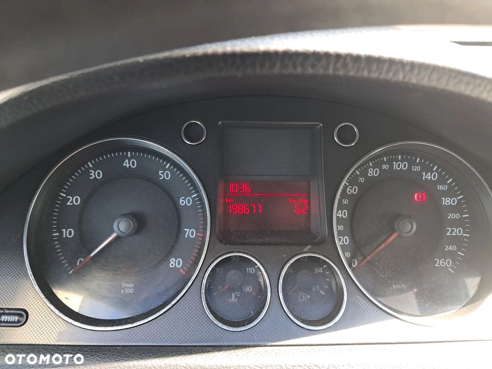 Volkswagen Passat 2.0 FSI Comfortline - 10