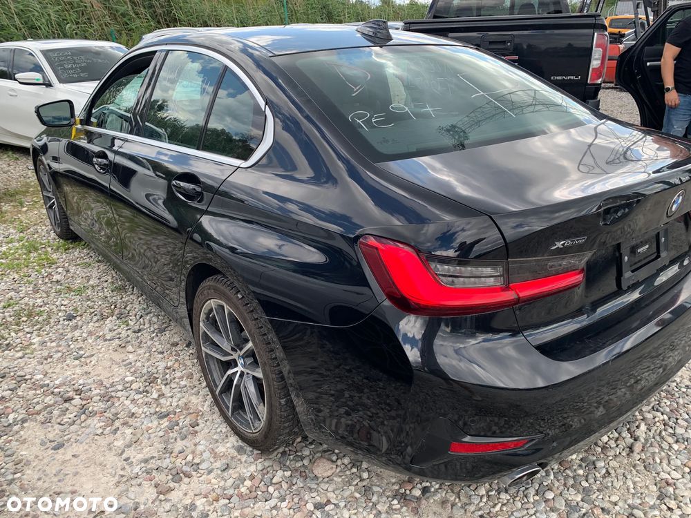BMW Seria 3 330i xDrive - 1